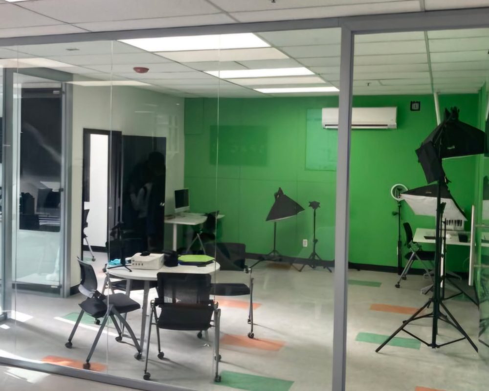 7 Green Screen , pod cast and study rooms
