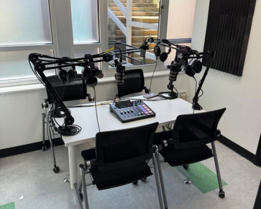 9 Pod Cast area